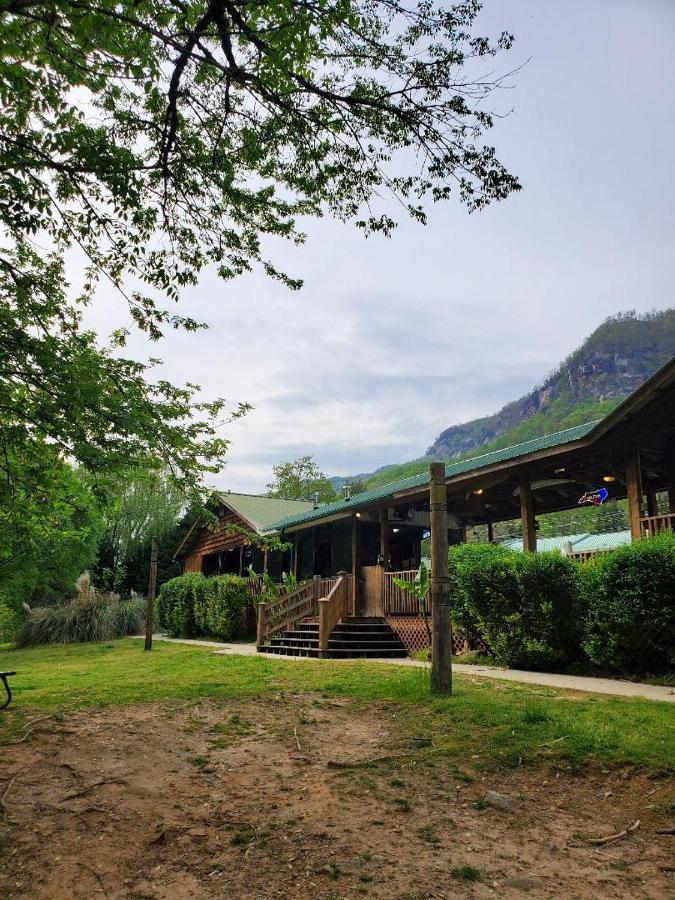 Geneva Hotel & Tiki Bar チムニー・ロック エクステリア 写真